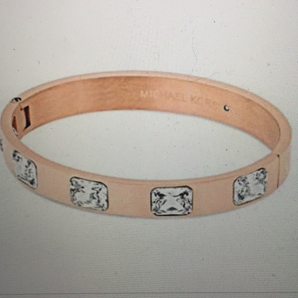 MICHAEL KORS STUDDED HINGED BANGLE BRACELET - Picture 4 of 5